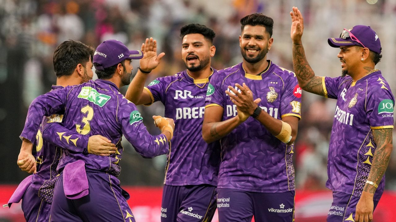 KKR વતી વૈભવ અરોરા બોલિંગ કરવા આવ્યો અને તેણે પહેલા બે બોલમાં ફક્ત 3 રન આપ્યા. હવે 4 બોલમાં 19 રનની જરૂર હતી. આ પછી, શુભમ દુબેએ આગલા બોલ પર એક સિક્સર, પછી એક ફોર અને બીજો સિક્સર ફટકારીને મેચનું પાસું ફેરવી નાખ્યું. હવે છેલ્લા બોલ પર જીત માટે 3 રનની જરૂર હતી, પરંતુ વૈભવ અરોરાએ શાનદાર યોર્કર ફેંક્યો, જેનો દુબે પાસે કોઈ જવાબ નહોતો. તે માત્ર એક રન જ લઈ શક્યો અને આમ કોલકાતાએ છેલ્લા બોલ પર 1 રનથી મેચ જીતી લીધી.