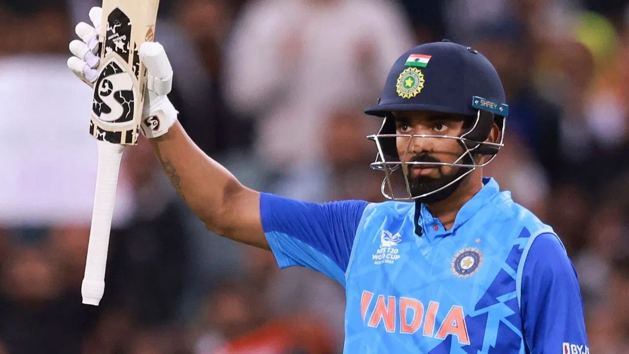 કેએલ રાહુલે 2022ના T20 વર્લ્ડ કપ દરમિયાન ટીમ ઈન્ડિયા માટે છેલ્લી T20 મેચ રમી હતી. આ ટુર્નામેન્ટમાં, તેણે 6 મેચ રમી અને 21.33ની સરેરાશથી ફક્ત 128 રન બનાવ્યા હતા. તેનો સ્ટ્રાઈક રેટ પણ 120.75 હતો.