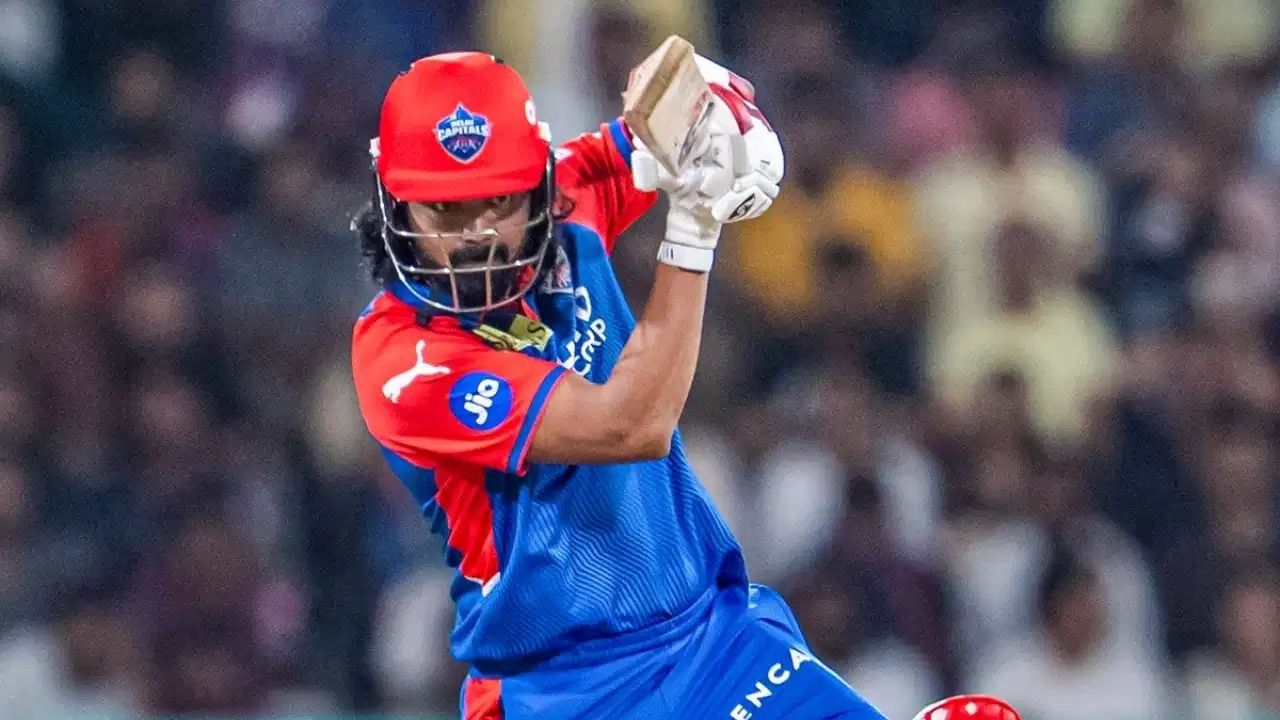 IPLની વર્તમાન સિઝનમાં, તેણે અત્યાર સુધીમાં 11 મેચ રમી છે અને 61.62ની સરેરાશથી 493 રન બનાવ્યા છે. જેમાં ગુજરાત સામે 112 રનની અણનમ ઈનિંગનો પણ સમાવેશ થાય છે. આ સિઝનમાં તેણે 148.04ના સ્ટ્રાઈક રેટથી આ રન બનાવ્યા છે. 1 સદી ઉપરાંત તેણે 3 અડધી સદી પણ ફટકારી છે.