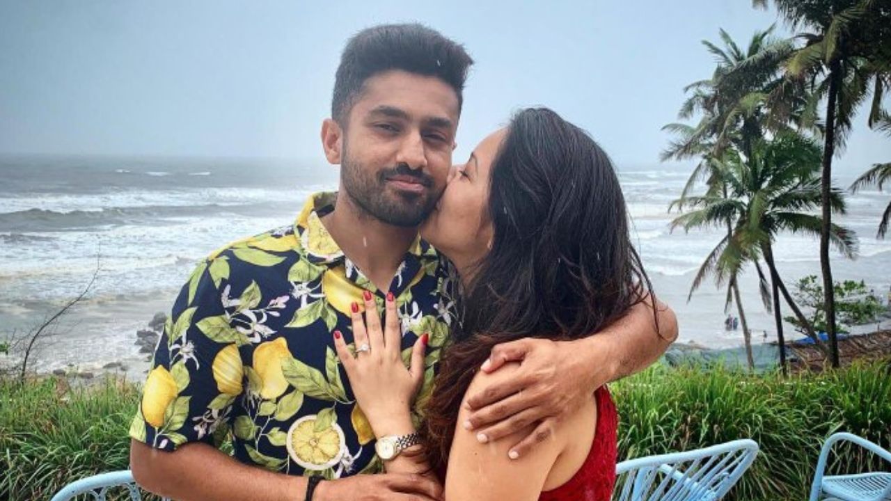 1946-47 પછી રણજી ફાઇનલમાં ટ્રિપલ સેન્ચુરી ફટકારનાર કર્ણાટકનો બીજો ખેલાડી અને રણજી ફાઇનલમાં ટ્રિપલ સેન્ચુરી ફટકારનાર પ્રથમ બેટ્સમેન પણ બન્યો હતો. તે રણજી ટ્રોફીની ફાઇનલમાં બેટ્સમેન દ્વારા સૌથી વધુ સ્કોર પણ હતો. 