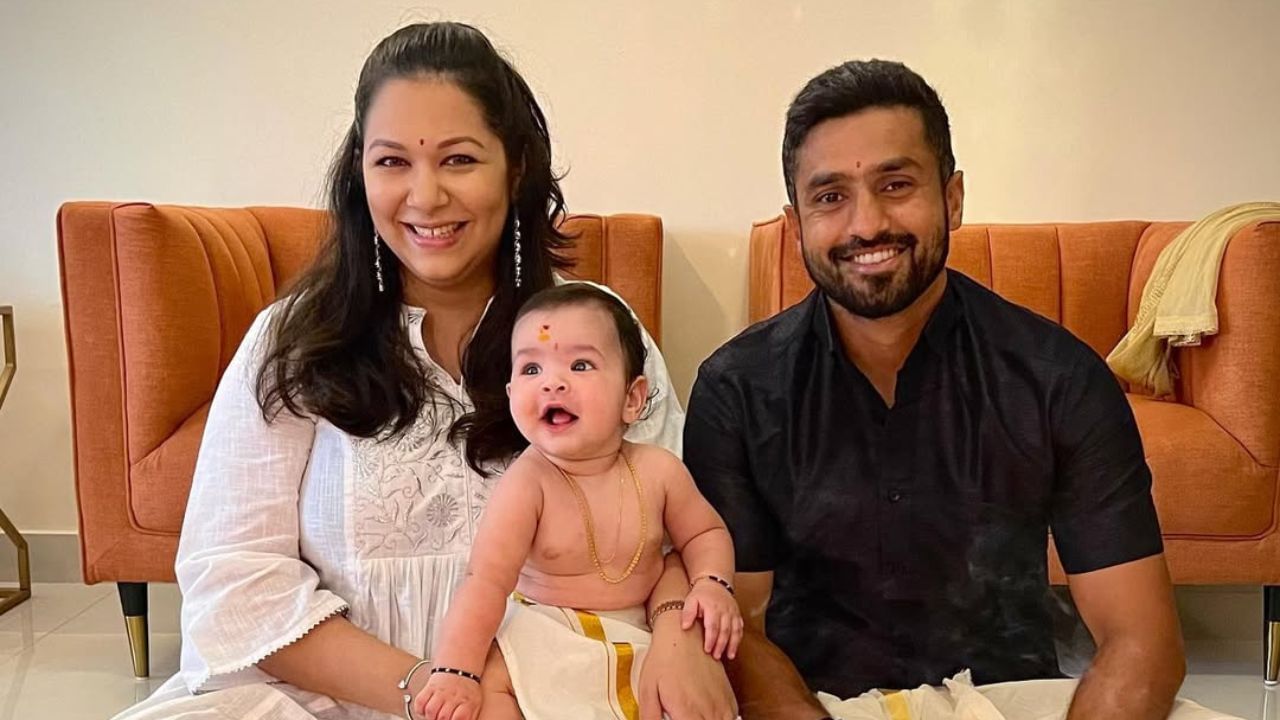 2018-19 રણજી ટ્રોફી પહેલા તેમને આઠ ખેલાડીઓમાં સ્થાન આપવામાં આવ્યું.ઓગસ્ટ 2019માં, તેમને 2019-20 દુલીપ ટ્રોફી માટે ઈન્ડિયા રેડ ટીમની ટીમમાં સ્થાન આપવામાં આવ્યું હતુ.