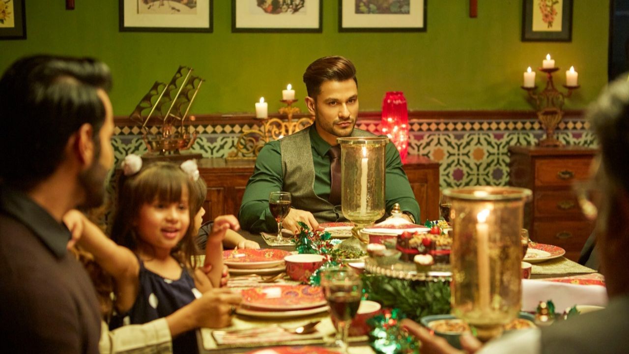 2009માં, તેમણે ઢુંઢતે રહે જાઓગે અને જય વીરુમાં અભિનય કર્યો હતો. 2009માં, તેઓ કોમિક-થ્રિલર 99માં જોવા મળ્યો હતો. 2010માં ગોલમાલ 3માં પણ જોવા મળ્યો હતો. 2012માં, તેઓ મુકેશ ભટ્ટની ફિલ્મ બ્લડ મની માં દેખાયા, જેમાં તેમણે કુણાલ કદમ તરીકે મુખ્ય ભૂમિકા ભજવી હતી,