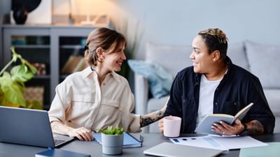 આપણે કેટલાક જજમેન્ટ વિશે વાત કરીએ તો.Indra Sarma v. V.K.V. Sarma (2013) 15 SCC 755 સુપ્રીમકોર્ટે કહ્યું કે, લિવ ઈન રિલેશનશિપ કોઈ ગુનો નથી અને જો લાંબા સમય સુધી ચાલે છે, તો તેને લગ્નની જેમ ગણવામાં આવશે.