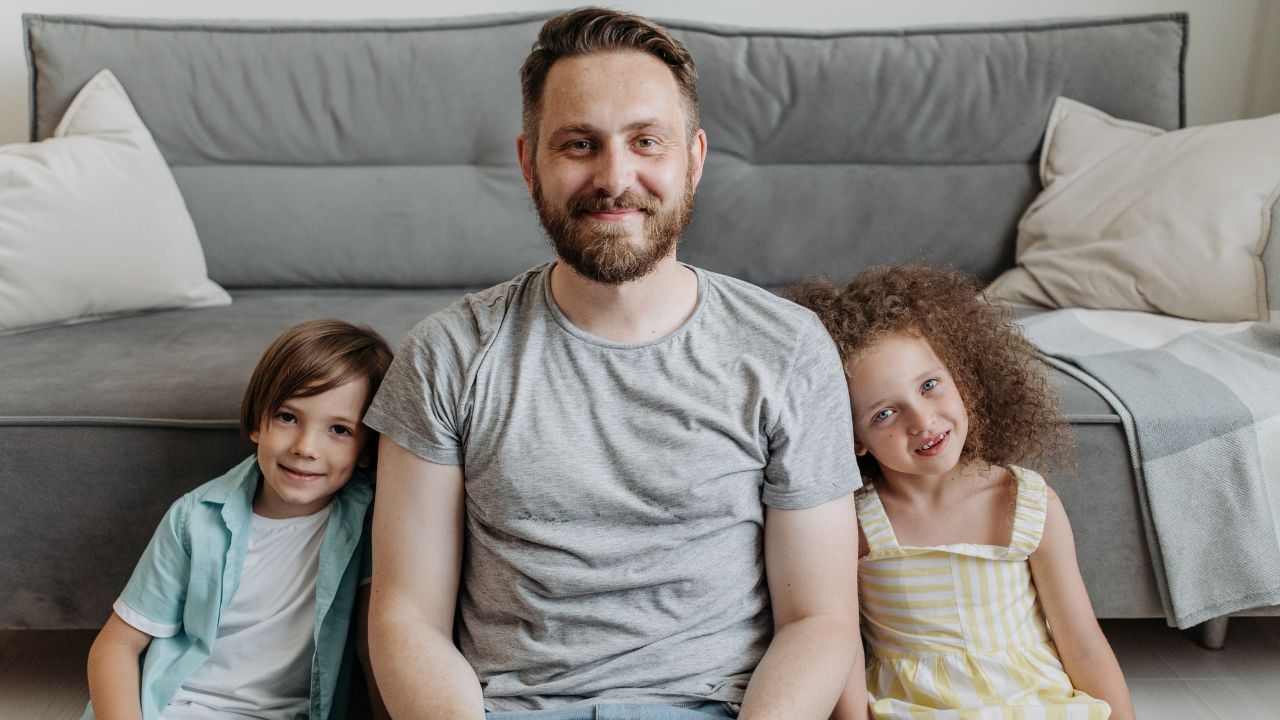 હવે આપણે લિવ-ઈન રિલેશનશીપમાં જન્મેલા બાળકોના અધિકારો વિશે વાત કરીએ તો.વૈધતા Such children are considered legitimate જો માતા-પિતાની લિવ ઈન રિલેશશિપને સામાજિક રુપથી લગ્ન જેમ માનવામાં આવે છે. 