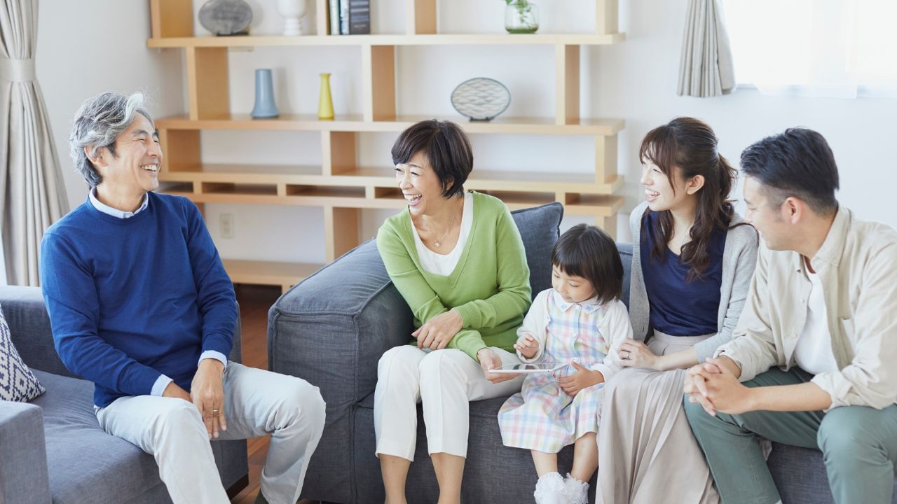 માતા-પિતાની સંપત્તિમાં આ બાળકોના અધિકારો વિશે આપણે વાત કરીએ તો. આવા બાળકોને માતા અને પિતા બંન્નેની સંપત્તિમાં અધિકાર મળી શકે છે.