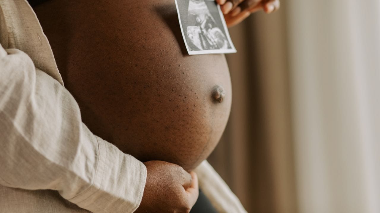 મેટરનિટી લીવ માટેના કાયદા અલગ અલગ કંપની મુજબ જુદા જુદા હોઈ શકે છે. પરંતુ શુ કોઈ કંપની બે બાળકો બાદ ત્રીજા બાળકની પ્રસૂતિ સમયે મેટરનિટી લીવ આપવાનો ઈન્કાર કરી શકે કે નહીં ? જો બે બાળકોની પ્રસૂતિમાંથી કોઈ એક જ બાળકની પ્રસૂતિ સમયે મેટરનિટી લીવ લીધી હોય અને ત્રીજા બાળકની પ્રસૂતિ સમયે માંગેલી મેટરનિટી લીવ આપવા માટે કંપની ઈન્કાર કરી શકે કે નહીં ?