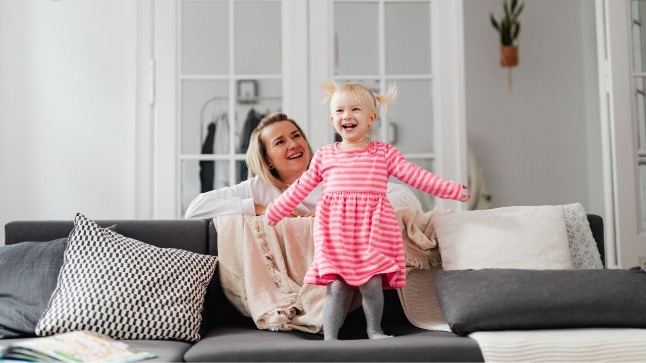  (Disclaimer: જો તમારી પાસે કોઈ ચોક્કસ કેસ હોય તો કાનૂની નિષ્ણાત (વકીલ) ની સલાહ લેવી સલાહભર્યું છે. અહીં આપેલી માહિતી ફક્ત કોર્ટના નિર્ણયો અને કલમોને આધારે આપવામાં આવી છે. તમારે કોઈ કેસ માટે જાણવું હોય તો યોગ્ય વકીલની સલાહ લઈ શકો છો.)(All Image Symbolic)