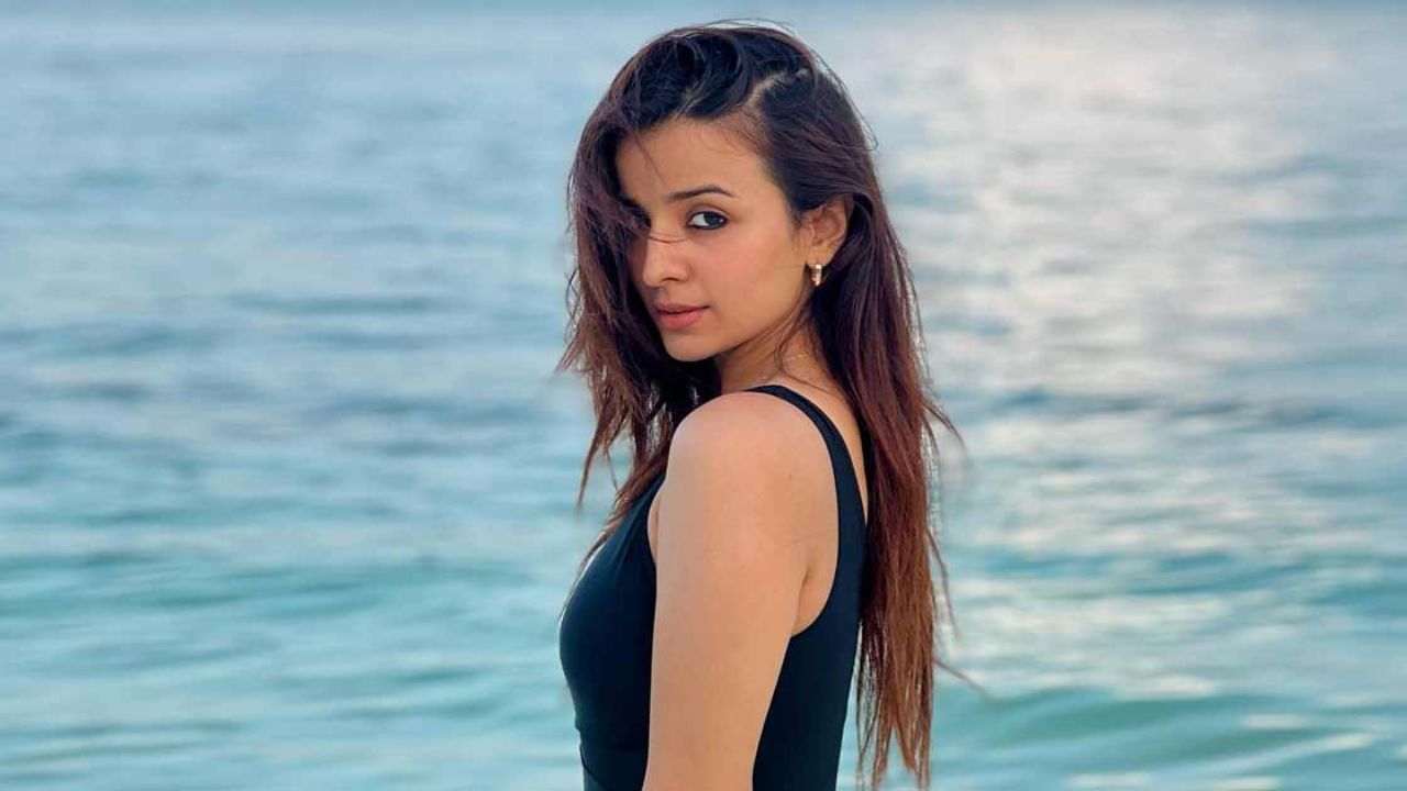 ભગવદ્ગોમંડલમાં આપેલી માહિતી અનુસાર માર્કંડ ઋષિએ મુખવાણી વડે કુંડમાંથી એક પુરુષ પેદા કર્યો. તેનું નામ કુંડમાલ હતું. મુખવાણી એ શબ્દનો અપભ્રંશ થઈ ને જાતે મકવાણા કહેવાયા છે.