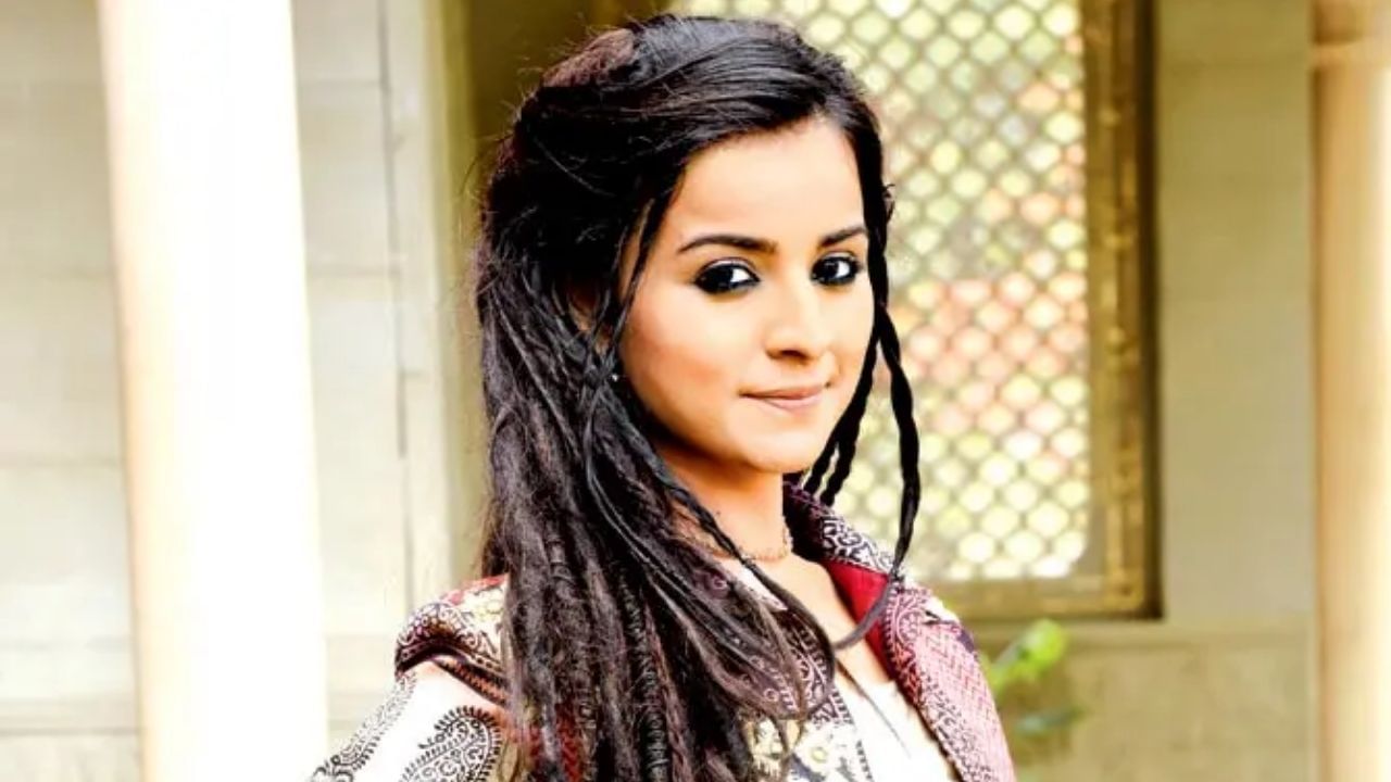 મકવાણા સમાજના લોકો પરંપરાગત રીતે ખેતી, લશ્કરી સેવામાં રોકાયેલા હતા. હવે આધુનિક વ્યવસાયો અને શિક્ષણમાં રોકાયેલા છે.(નોધ :પબ્લિક ડોમેનમાં ઉપલબ્ધ માહિતી અનુસાર આ સ્ટોરી ફાઈલ કરવામાં આવી છે.)