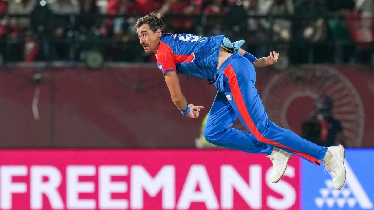 મિશેલ સ્ટાર્કે IPL 2025માં કુલ 11 મેચ રમી છે. આ દરમિયાન, તેણે 10.16ના ઈકોનોમી રેટથી રન આપ્યા અને 14 વિકેટ લીધી. મિશેલ સ્ટાર્કે તો એક મેચમાં 5 વિકેટ લેવાની સિદ્ધિ પણ હાંસલ કરી હતી. આવી સ્થિતિમાં, સ્ટાર્કની ગેરહાજરી દિલ્હી ટીમ માટે મોટો ફટકો છે. (All Photo Credit : PTI)