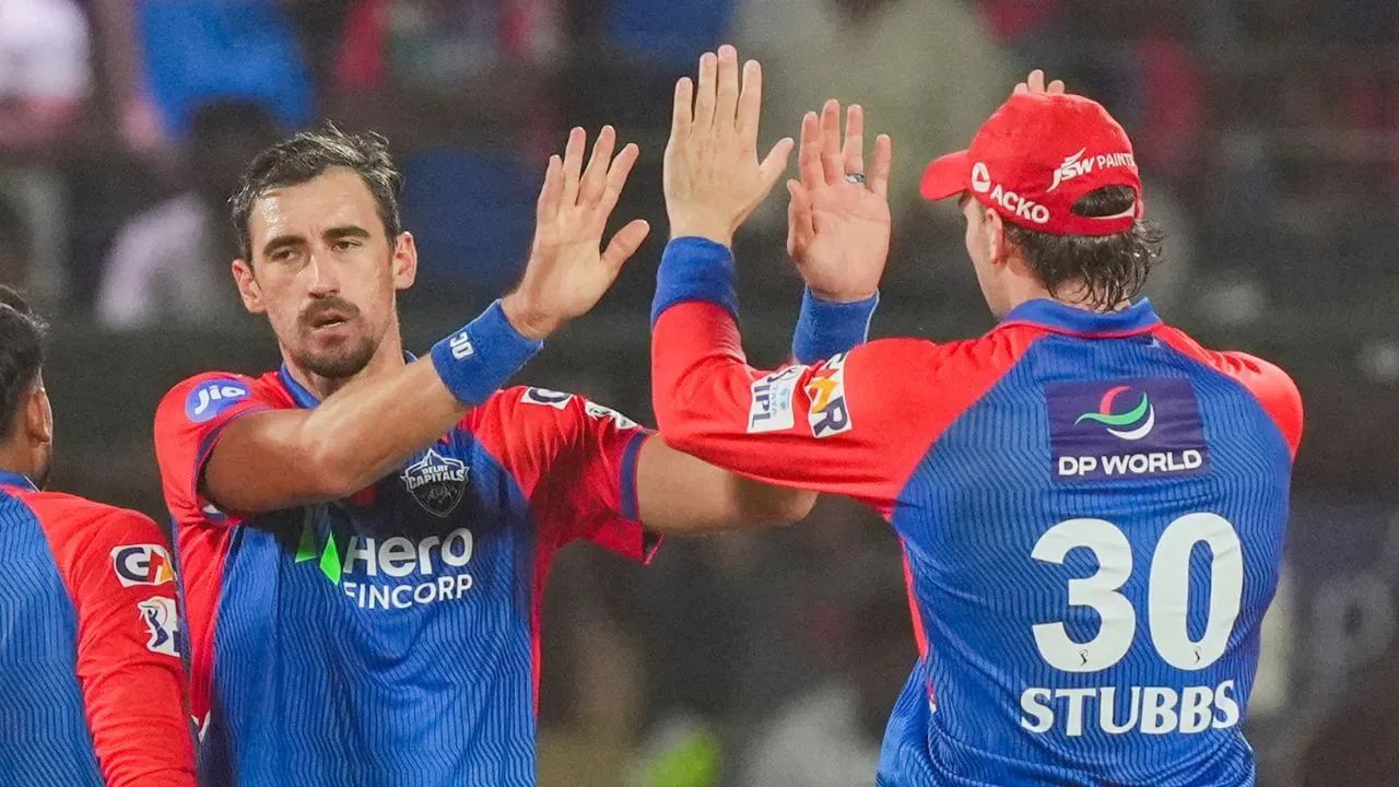  IPL ઓક્શનમાં મિશેલ સ્ટાર્કને ખરીદવા માટે મુંબઈ ઈન્ડિયન્સ, કોલકાતા નાઈટ રાઈડર્સ, દિલ્હી કેપિટલ્સ અને રોયલ ચેલેન્જર્સ બેંગલુરુના નામ સામેલ હતા, પરંતુ અંતે, દિલ્હી કેપિટલ્સે તેને 11.75 કરોડ રૂપિયામાં પોતાની ટીમમાં સામેલ કર્યો. હવે સ્ટાર્કને આ રકમમાંથી 3.5 કરોડ રૂપિયા ચૂકવવા પડશે.