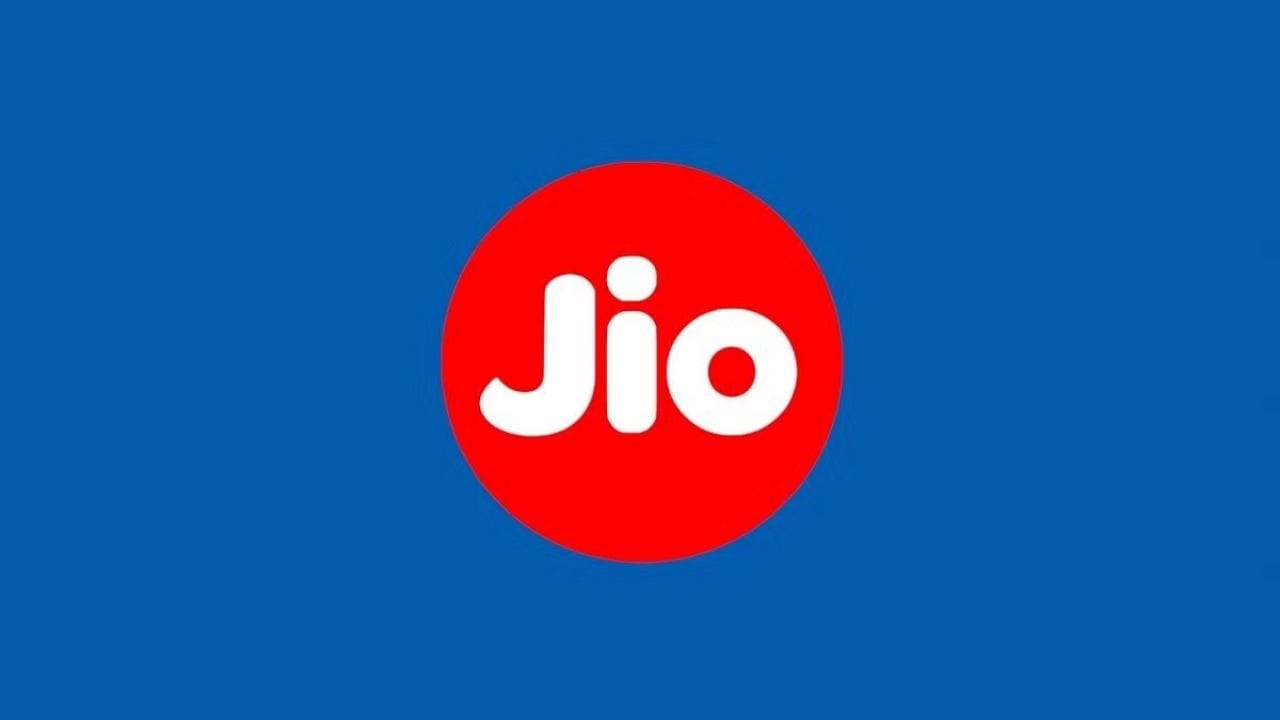 Jio એ ભારત સરકારના ટેલિકોમ્યુનિકેશન એન્જિનિયરિંગ સેન્ટર (TEC) પાસેથી ખાસ પરવાનગી માંગી છે. વાઇ-ફાઇ સેવા પૂરી પાડવા માટે 26 GHz સ્પેક્ટ્રમ બેન્ડનો ઉપયોગ કરવા માટે આ પરવાનગી માંગવામાં આવી છે.