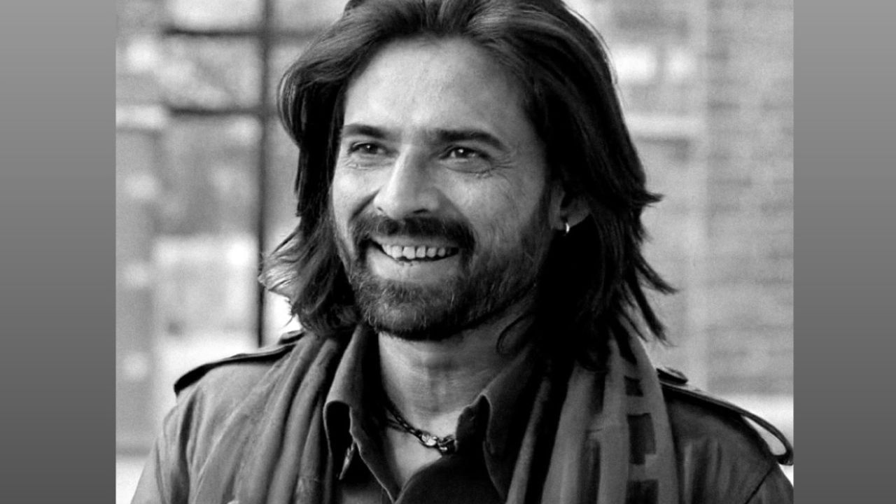  તેમણે અનેક બંગાળી, મલયાલમ, કન્નડ અને તેલુગુ ફિલ્મોમાં અભિનય કર્યો હતો.તેમણે યમલા પગલા દીવાનામાં તેમની ભૂમિકા માટે અભિનયમાં શ્રેષ્ઠતા માટે 7મો અમરીશ પુરી પુરસ્કાર જીત્યો હતો. 23 મે 2025ના રોજ ટૂંકી માંદગી બાદ 54 વર્ષની વયે તેમનું અવસાન થયું.