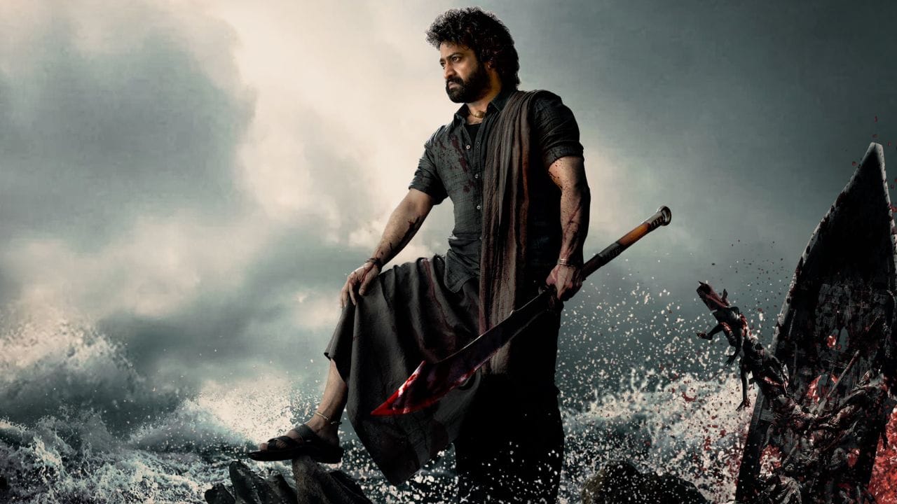 દુલ્હને જે સાડી પહેરી હતી તેની કિંમત 1 કરોડ રુપિયા હતા. આ વેડિંગ ફંક્શનમાં 3 હજાર હાઈ પ્રોફાઈલ ગેસ્ટ સહિત 12 હજાર ચાહકો પણ સામેલ થયા હતા. અભિનેતાએ જ્યારે સગાઈ કરી ત્યારે લક્ષ્મીની ઉંમર 17 વર્ષની હતી. લગ્નના સમાચાર આવ્યા બાદ વિજયવાડાના એક વકીલે અભિનેતા વિરુદ્ધ ચાઈલ્ડ મેરિડ એક્ટ વિરુદ્ધ ફરિયાદ કરી હતી.