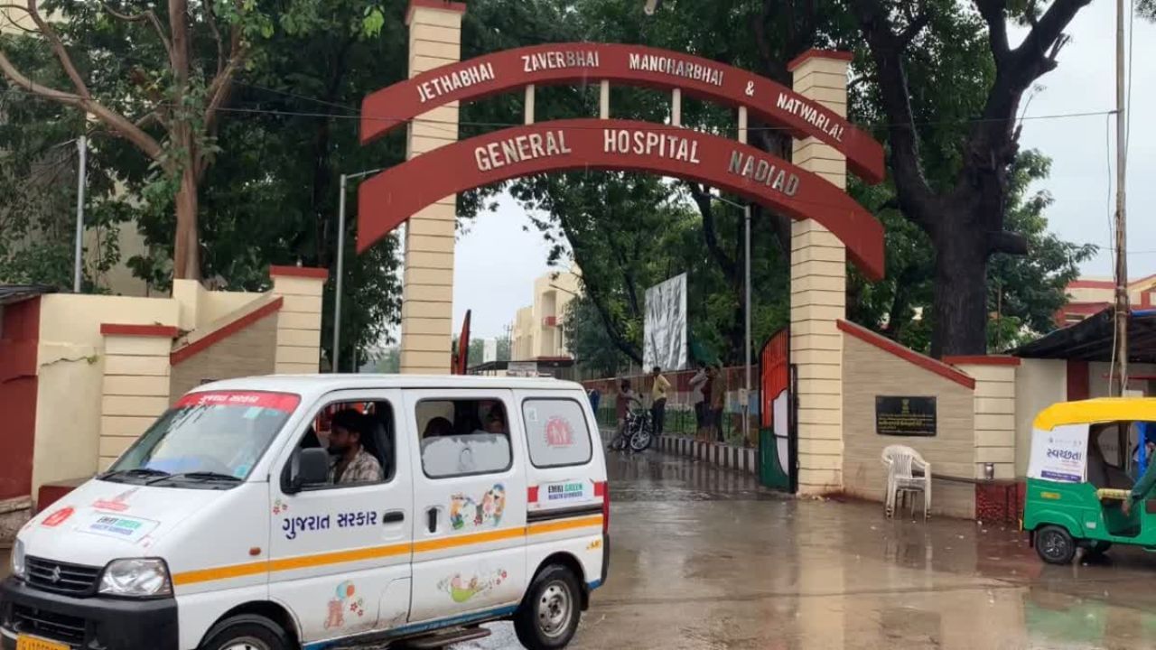 Kheda : નડિયાદના શાંતિ ફળિયાને કોલેરાગ્રસ્ત જાહેર કરાયો, 12 બાળક સહિત 22 મહિલા સારવાર હેઠળ, જુઓ Video