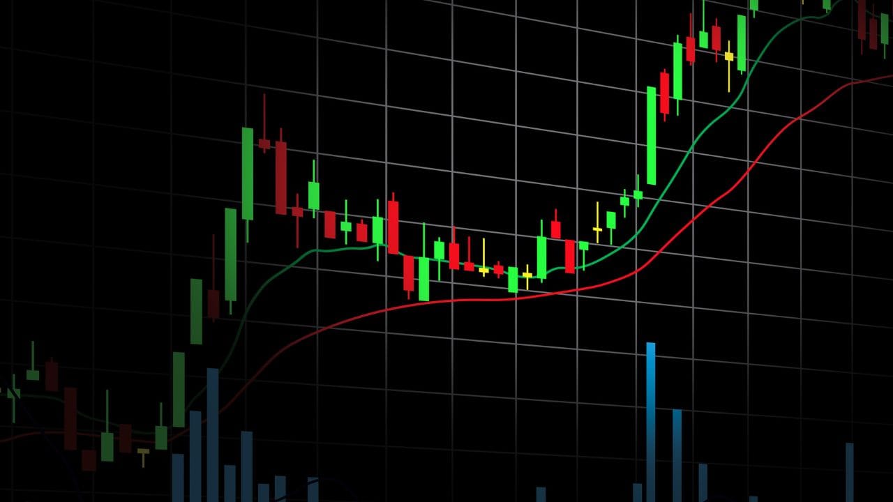 ટેક્નિકલ ચાર્ટ્સ, OI ડેટા અને HORA એનાલિસિસ ત્રણેય બુલિશ દિશા તરફ સંકેત આપે છે. તેથી સવારે 10:24 થી 11:30 વચ્ચે અને બપોરે 2:48 થી 3:54 વચ્ચે CE ખરીદવું સૌથી લાભદાયી સાબિત થઈ શકે છે. ટારગેટ પૂરો થાય ત્યારે અથવા સાંજના Volatility ઝોનમાં પ્રવેશ કરતાં પહેલાં નફો બુક કરી લેવો સમજદારીભર્યો નિર્ણય રહેશે.