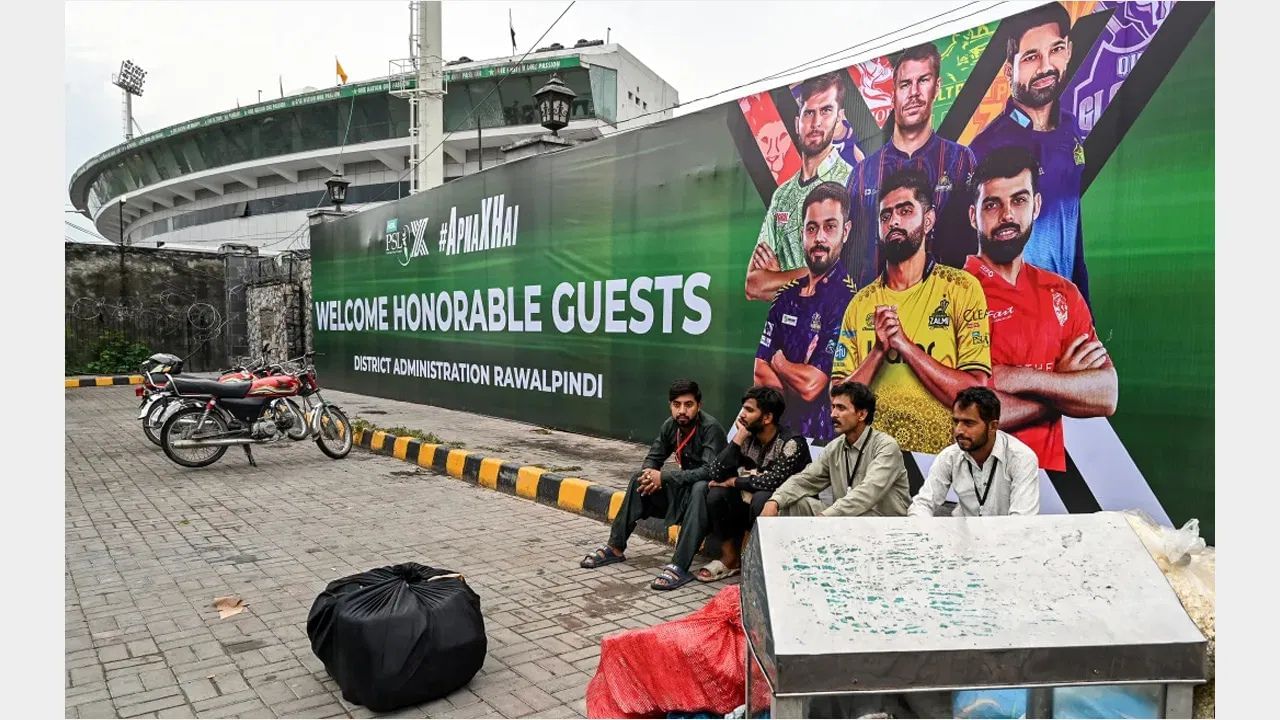 આ પહેલા પાકિસ્તાન ક્રિકેટ બોર્ડે PSL 2025 અનિશ્ચિત સમય માટે રદ્દ કરી દીધું હતું. ભારત અને પાકિસ્તાન વચ્ચેના તણાવને ધ્યાનમાં રાખીને બોર્ડે આ નિર્ણય લીધો હતો. 