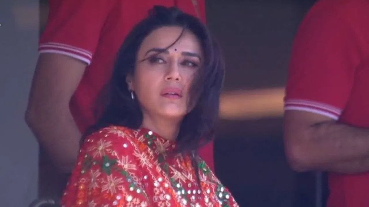 તેણે આ ભૂલ 2 વર્ષ પહેલા કરી હતી, જેનો ફાયદો ટીમને હવે મળી રહ્યો હોય તેવું લાગે છે. અને પ્રીતિ ઝિન્ટા, જેને તે સમયે પોતાની ભૂલનો પસ્તાવો હતો, તે હવે તેના માટે ખૂબ જ ખુશ છે.