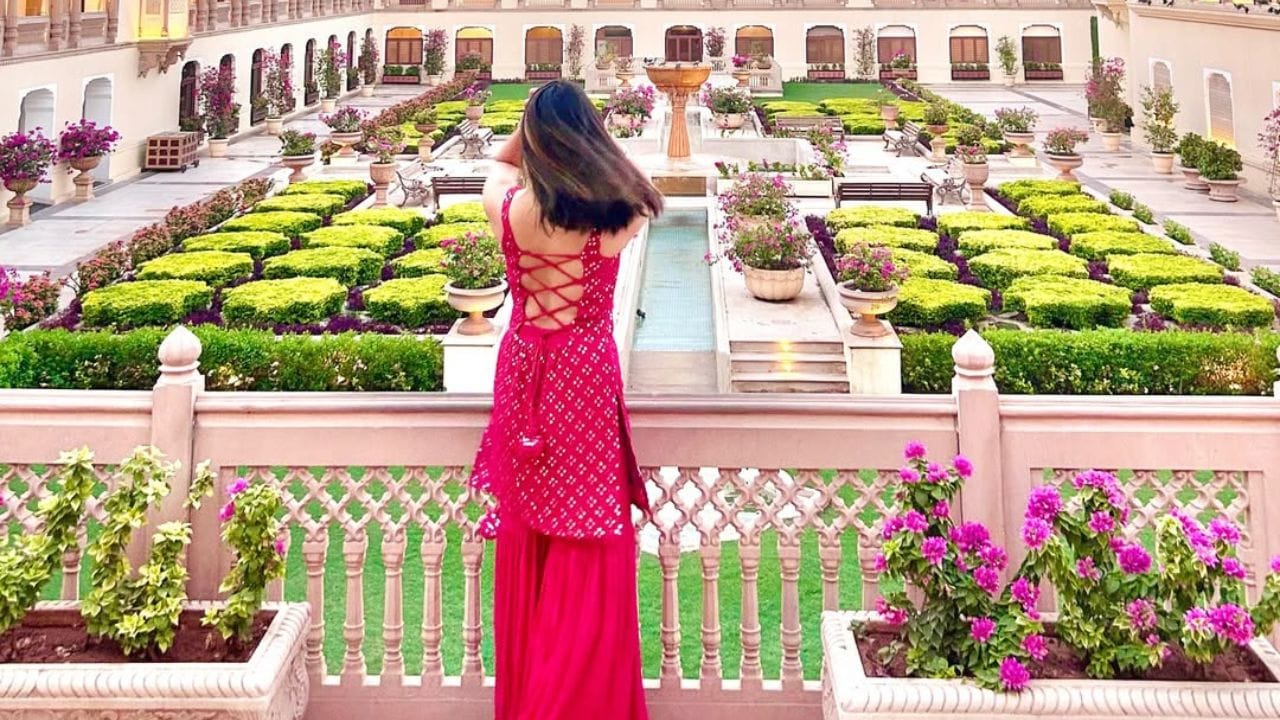 તસવીરો પર આવી પ્રતિક્રિયાઓ આવી રહી છે કારણ કે આરજે મહવાશ ઘણીવાર ક્રિકેટના મેદાન પર યુઝવેન્દ્ર ચહલને ટેકો આપતા જોવા મળે છે. આ કારણે, નેટીઝન્સને તેમના સંબંધો અંગે કેટલીક શંકાઓ છે.