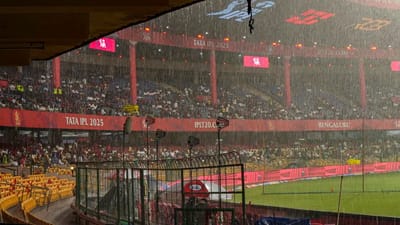 IPL 2025માં અત્યાર સુધીમાં 61 મેચ રમાઈ છે. હવે લીગ સ્ટેજમાં ફક્ત 9 મેચ વધુ રમાશે. પરંતુ પ્લેઓફ રેસને ધ્યાનમાં લેતા આ બધી મેચ ખૂબ જ મહત્વપૂર્ણ છે. પરંતુ આ વખતે વરસાદ અને ચોમાસાએ ઘણી વખત ટુર્નામેન્ટને અસર કરી છે. વરસાદને કારણે 3 મેચનું પરિણામ નક્કી થઈ શક્યું નથી. 