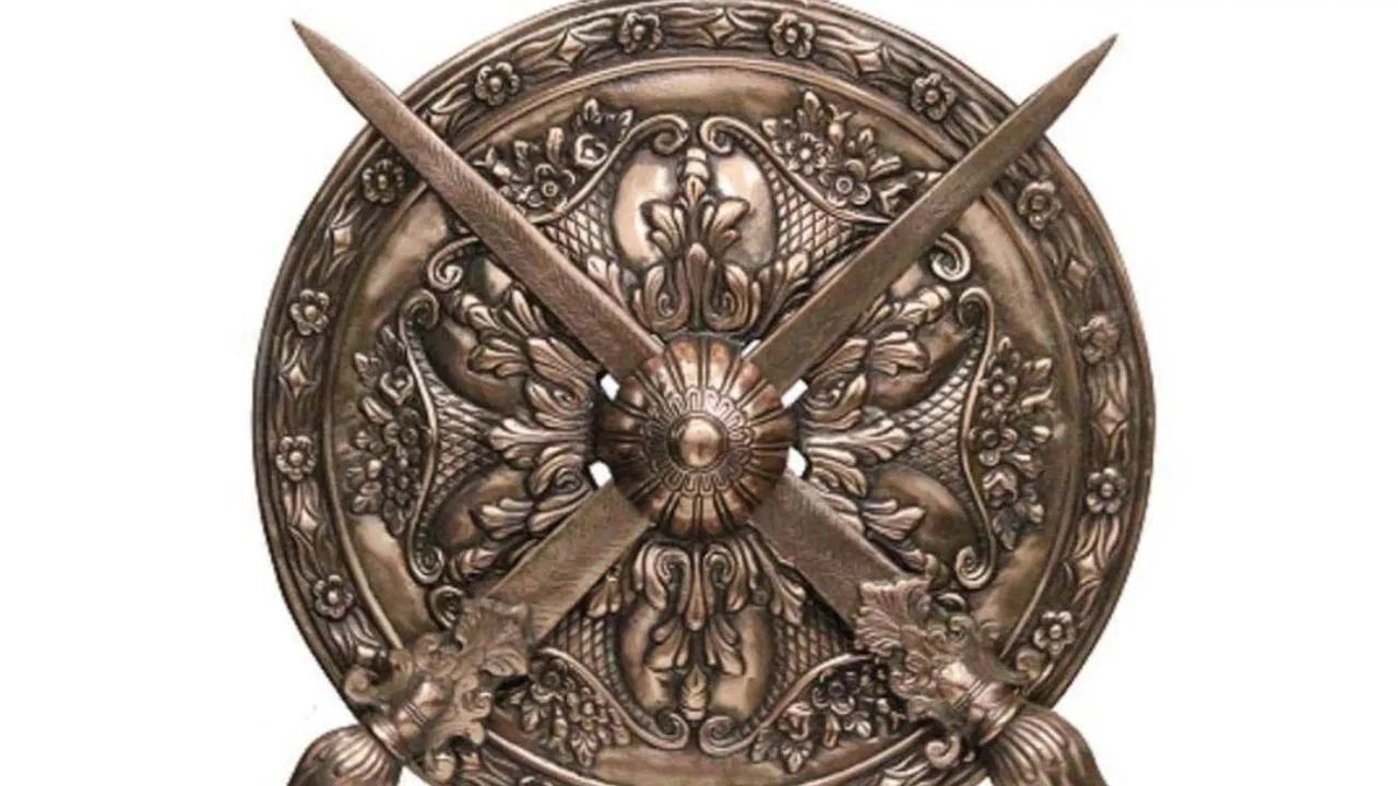 રાઠોડવંશને સૂર્યવંશી રાજપૂતોની એક મુખ્ય શાખા માનવામાં આવે છે.  કેટલાક ઈતિહાસકારો તેમને ચંદ્રવંશી પણ માને છે. 