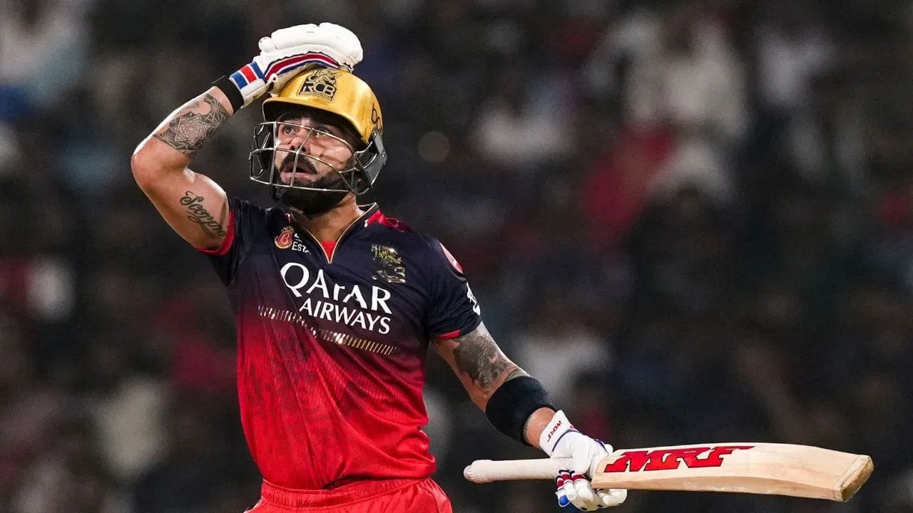 અમે એમ નથી કહેતા કે RCB આ વખતે IPL ટ્રોફી જીતવાનું સપનું પૂરું કરશે જ. આ તો સંયોગો સૂચવે છે કે આ વખતે RCB તેના ફેન્સને ટ્રોફી જીતવાની ખુશી આપી શકે છે, જેની તેઓ 18 વર્ષથી રાહ જોઈ રહ્યા હતા. ખરેખર, વર્ષ 2020થી એક ટ્રેન્ડ ચાલી રહ્યો છે. એક વર્ષે પોઈન્ટ ટેબલમાં નંબર-1 ટીમ ચેમ્પિયન બની રહી છે. જ્યારે બીજા વર્ષે પોઈન્ટ ટેબલમાં નંબર-2 પર રહેલી ટીમે ટાઈટલ જીત્યું છે.