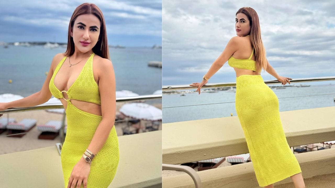 રુચિ ગુર્જરે વડાપ્રધાન નરેન્દ્ર મોદીના ફોટા વાળું નેકલેસ પહેર્યું છે.જયપુરની રુચિ ગુર્જરે પોતાના લુકથી ચાહકોનું ધ્યાન ખેચ્યું હતુ.તો ચાલો જાણીએ કોણ છે રુચિ ગુર્જર, રુચિ ગુર્જર વર્ષ 2023માં મિસ હરિયાણા રહી ચૂકી છે. તે એક મોડલ અને અભિનેત્રી છે.