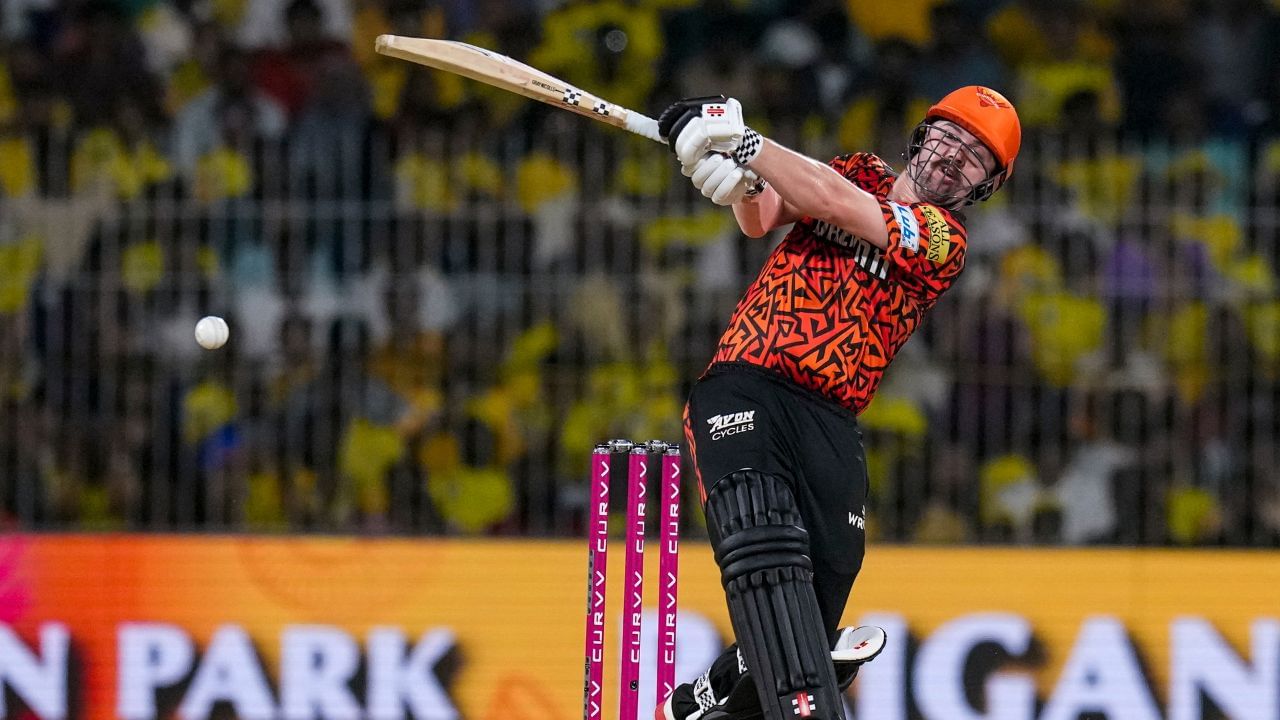 અહેવાલો અનુસાર, SRHના કેપ્ટન કમિન્સ અને હેડે ફ્રેન્ચાઈઝીને જાણ કરી છે કે તેઓ ભારત પાછા ફરશે. કમિન્સના મેનેજર નીલ મેક્સવેલે મંગળવારે ન્યૂઝ કોર્પને જણાવ્યું હતું કે, "ફ્રેન્ચાઈઝીના કેપ્ટન તરીકે પેટની જવાબદારી છે અને તે પાછા ફરવા માટે આતુર છે."