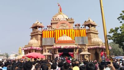 ગુજરાત રાજ્યના બોટાદ જિલ્લામાં આવેલું સાળંગપુર ગામ ધર્મપ્રેમીઓ માટે અગત્યનું તીર્થસ્થળ છે. અહીં સ્થાન પામેલું શ્રી કષ્ટભંજનદેવ હનુમાનજીનું પ્રખ્યાત મંદિર બરવાળા તાલુકાની નજીક આવેલું છે.  ભક્તો માનતા હોય છે કે હનુમાનજીની શરણમાં આવનાર કોઈપણ વ્યક્તિ ક્યારેય નિરાશ નથી જતી.  તેમની દરેક ઇચ્છા પૂરી થાય છે.  અહીં સ્થિત હનુમાનજીની પાવન પ્રતિમા વિક્રમ સંવત 1906 (ઈ.સ. 1850) દરમિયાન સ્વામિનારાયણ સંપ્રદાયના સંત ગોપાલાનંદ સ્વામીએ સ્થાપી હતી.