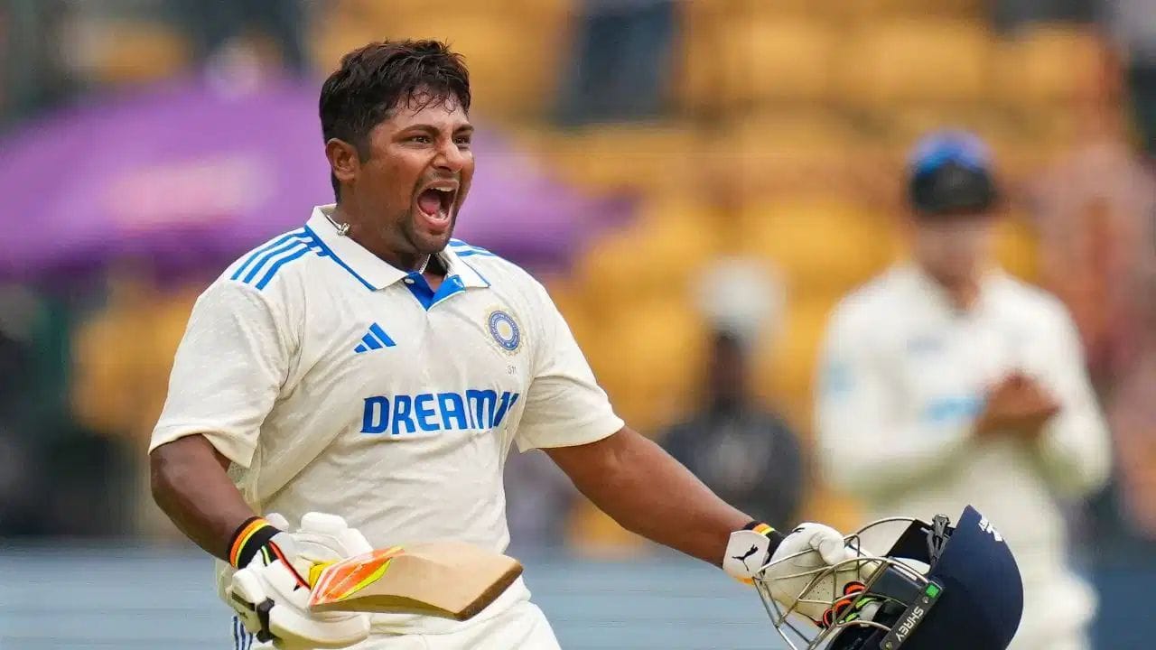 સરફરાઝ ખાને અત્યાર સુધીમાં ટીમ ઈન્ડિયા માટે 6 ટેસ્ટ મેચ રમી છે, તેણે આ બધી મેચ ફક્ત ભારતમાં જ રમી છે. જેમાં તેણે 37.10ની સરેરાશથી 371 રન બનાવ્યા છે. આ દરમિયાન, તેણે એક સદી અને 3 અડધી સદી પણ ફટકારી છે. તે છેલ્લે ટીમ ઈન્ડિયા માટે મુંબઈના વાનખેડે સ્ટેડિયમમાં ન્યુઝીલેન્ડ સામે રમ્યો હતો. આ મેચ નવેમ્બર 2024માં રમાઈ હતી. (All Photo Credit : PTI / Getty Images / INSTAGRAM)