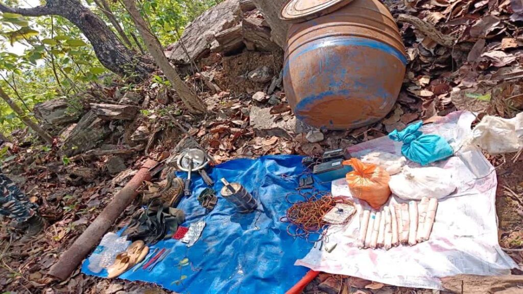 Security Forces Destroy Naxalite Hideout, Recover Explosives in Jharkhand (1)