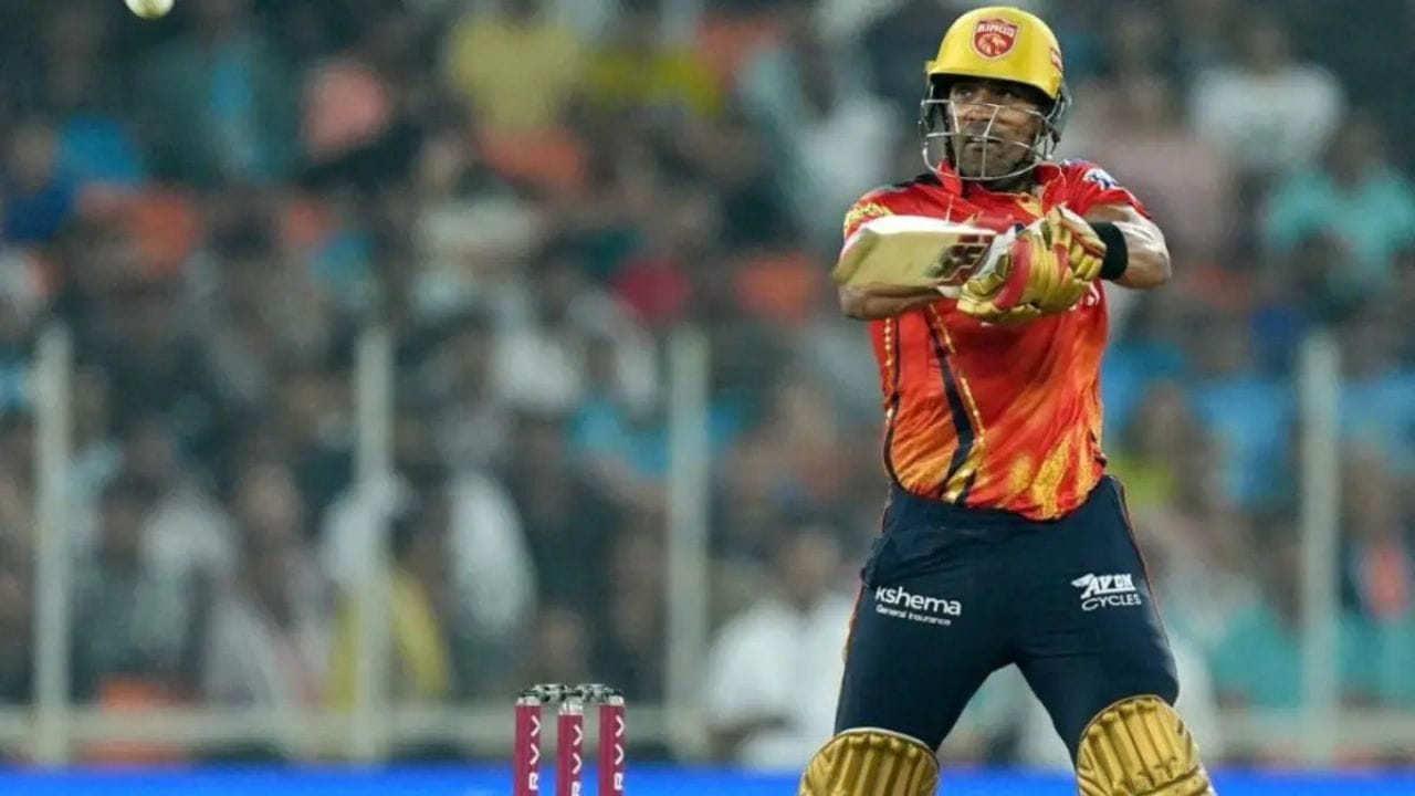 IPL 2024માં, શશાંક સિંહે 44.25ની સરેરાશ અને 164.65ના સ્ટ્રાઈક રેટથી રન બનાવ્યા હતા. આ પ્રદર્શનનું પરિણામ એ આવ્યું કે પંજાબ કિંગ્સે તેને 31 સપ્ટેમ્બર 2024ના રોજ IPL 2025 માટે રિટેન કર્યો હતો.