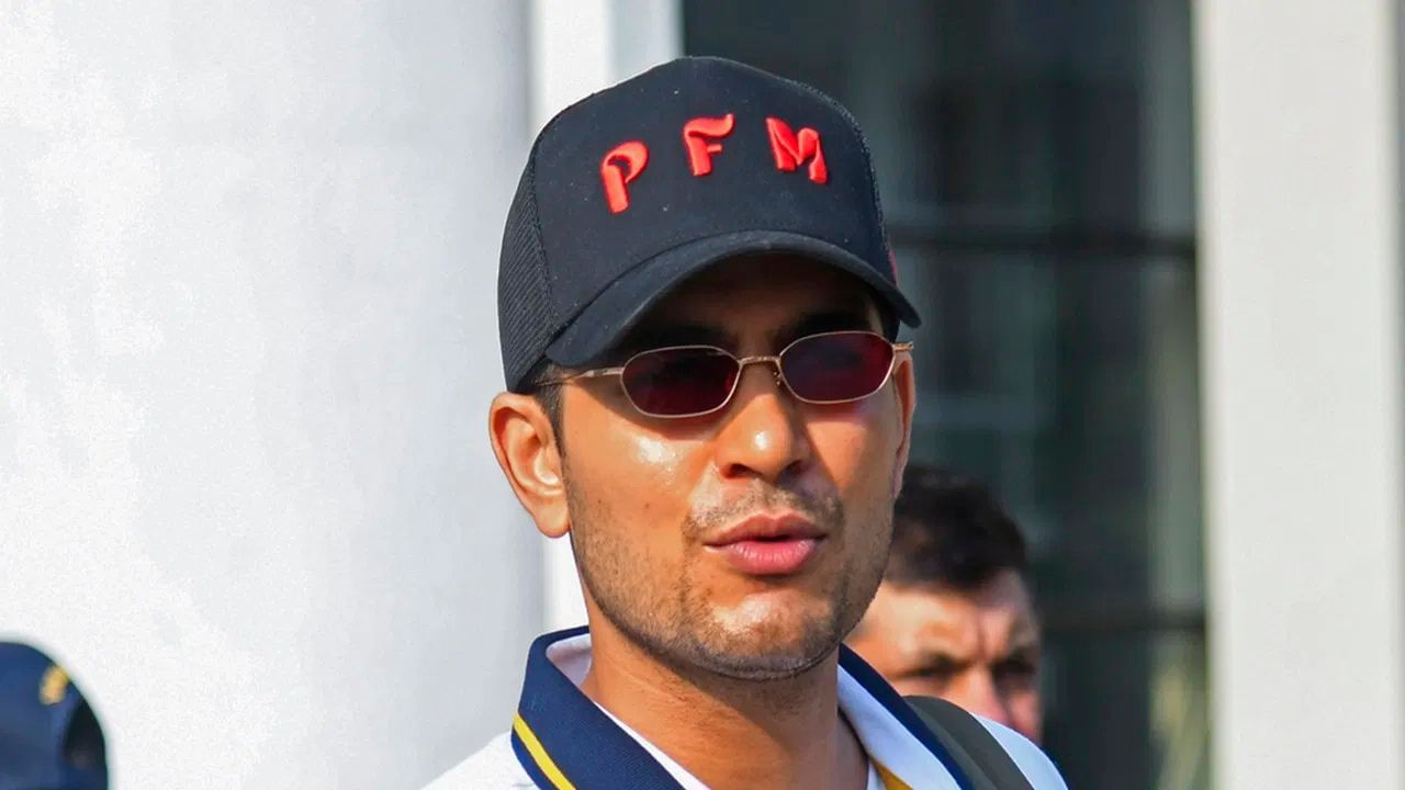 ગિલની ટીમ ગુજરાત ટાઈટન્સ IPLની ફાઈનલમાં પહોંચી શકે છે અને જો આવું થાય તો ગિલના માટે 6 જૂનથી શરૂ થતી મેચ રમવી અશક્ય બની જશે. જો ગિલ ઈંગ્લેન્ડ પહોંચે તો પણ ટીમ મેનેજમેન્ટ તેને આરામ આપવાનું વિચારી રહ્યું છે કારણ કે તે કેપ્ટન પણ છે.