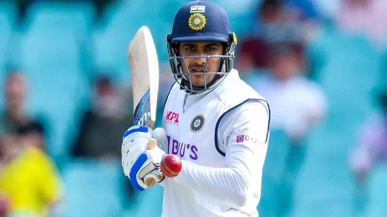 જો શુભમન ગિલ આ વોર્મ-અપ મેચ નહીં રમે તો સૌથી મોટું નુકસાન ટીમ ઈન્ડિયાને થશે. ગિલને પણ આમાં સમસ્યા થશે. ખરેખર તો ઈંગ્લેન્ડની પરિસ્થિતિ તદ્દન અલગ છે. ત્યાં બોલ ખૂબ સ્વિંગ થાય છે. ઉપરાંત, ત્યાં ડ્યુક બોલનો ઉપયોગ થાય છે જે વધુ સ્વિંગ કરે છે. આવી સ્થિતિમાં, જો તમને આ પરિસ્થિતિઓમાં એડજસ્ટ થવા માટે પ્રેક્ટિસ મેચ મળે, તો તે કોઈ મોટી તકથી ઓછી નથી અને ગિલ આ તક ગુમાવી રહ્યો છે.