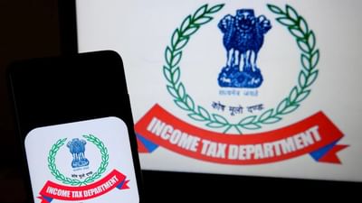 ભારતમાં ઇન્કમટેક્સ અંગે ઘણા નિયમો બનાવવામાં આવ્યા છે. દેશના દરેક નાગરિકે પોતાની આવક પર ટેક્સ ચૂકવવો પડે છે. જો કે, સરકારે આવક પર ટેક્સ ભરવાની મર્યાદા નક્કી કરી છે. 