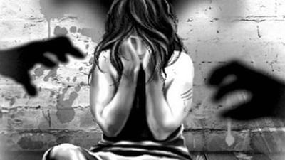 દીકરી સાથે દુષ્કર્મ કરનાર અને વીડિયો બનાવનાર નરાધમ પિતા હાલ પોલીસની પકડમાં - જુઓ Video