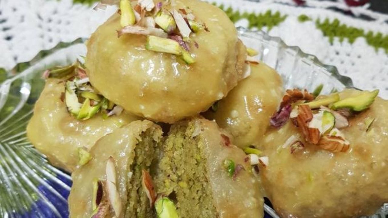 ખાસ તહેવાર પર ગુજરાતમાં ઘારી વિશેષ ચાર્મ પૂરે છે. 