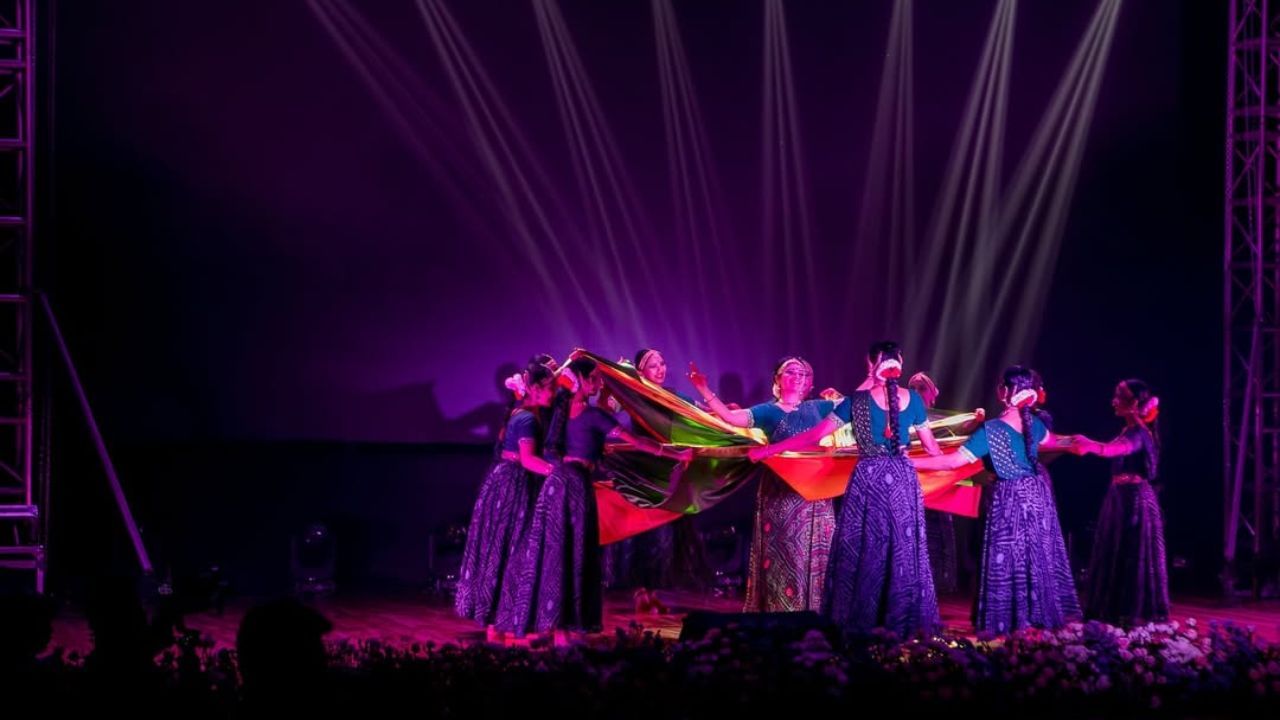 આ શોમાં વિવિધ સુરક્ષા કાર્યો માટે તાલીમ પામેલા 'K9' યુનિટ્સ (ડોગ યુનિટ્સ) ની ચોકસાઈ અને ચપળતાનું પ્રદર્શન કરવામાં આવ્યું હતું.