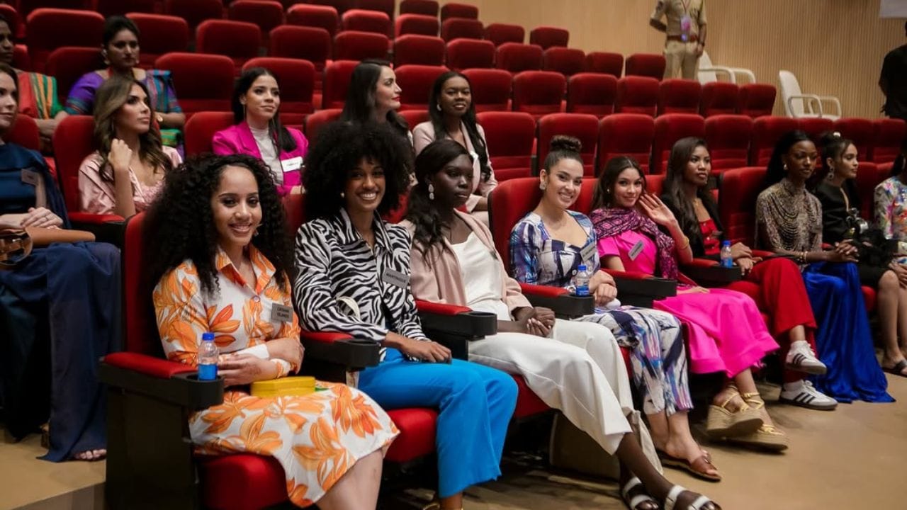 મિસ વર્લ્ડ ઓર્ગેનાઇઝેશનના ચીફ એક્ઝિક્યુટિવ ઓફિસર (સીઈઓ) જુલિયા મોર્લીએ એક પ્રકાશનમાં જણાવ્યું હતું કે જાહેર સલામતી અને નવીનતા પ્રત્યે તેલંગાણા સરકારની પ્રતિબદ્ધતા જોવી ખરેખર પ્રેરણાદાયક છે. 