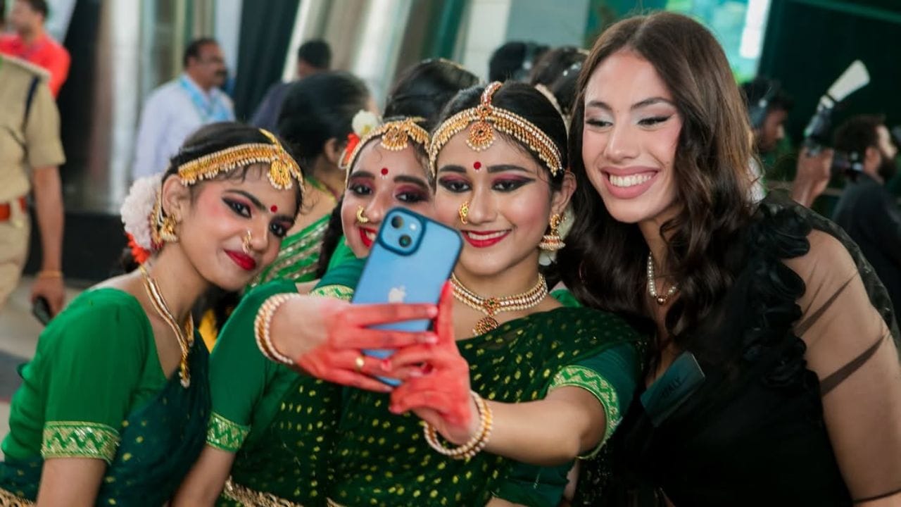 મિસ વર્લ્ડ 2025 સ્પર્ધા 10 મેના રોજ હૈદરાબાદમાં એક ભવ્ય સમારોહ સાથે શરૂ થઈ હતી અને 31 મેના રોજ સમાપ્ત થશે. (All Image - Intagram)