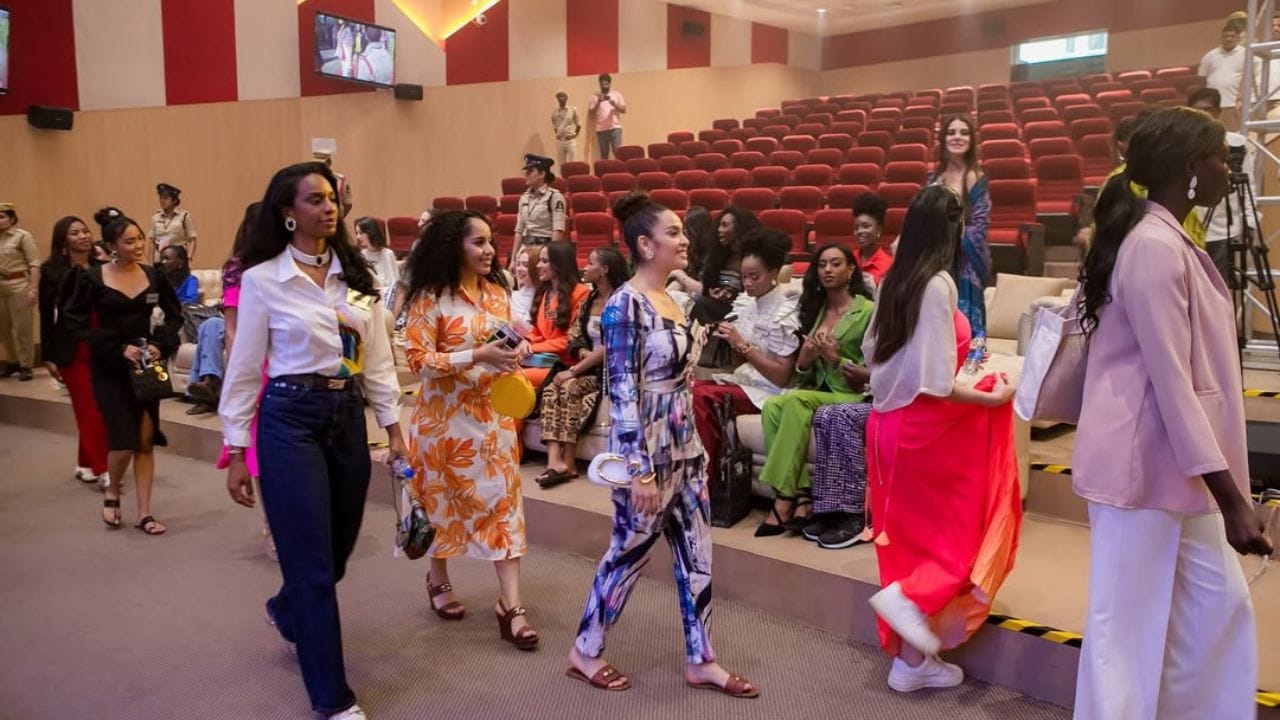 72મા મિસ વર્લ્ડ ફેસ્ટિવલના ભાગ રૂપે આ પ્રવાસનું આયોજન કરવામાં આવ્યું છે જે તેલંગાણાની વિશ્વ કક્ષાની જાહેર સલામતી અને સલામત પર્યટન પ્રત્યેની પ્રતિબદ્ધતાને પ્રતિબિંબિત કરે છે. TGICCC એ એક અત્યાધુનિક કેન્દ્ર છે જે કટોકટીની પરિસ્થિતિઓનું નિરીક્ષણ, સંચાલન અને ઝડપી અને કાર્યક્ષમ રીતે પ્રતિભાવ આપવા માટે રચાયેલ છે.