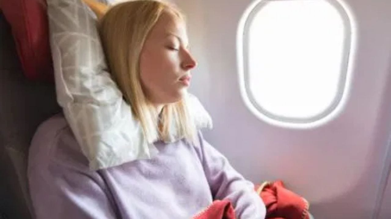 જો ધાબળા અને ગાદલા યોગ્ય પેકિંગમાં પૂરા પાડવામાં આવે (ખાસ કરીને આંતરરાષ્ટ્રીય ફ્લાઇટ્સમાં) છે. તો આ તમારી મિલકત છે. ઘણા લોકો આનો સમાવેશ તેમના ટ્રાવેલ કીટમાં કરે છે.
