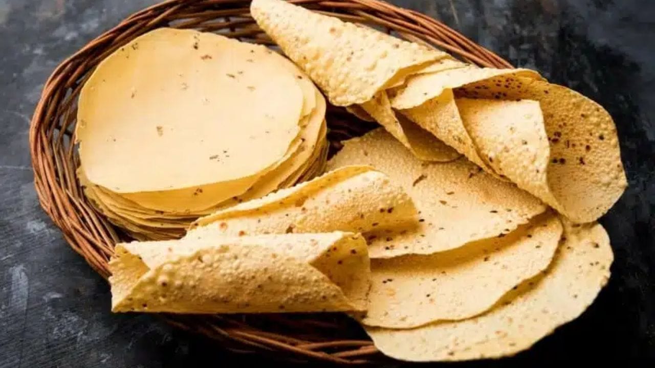 (Disclaimer - આ લેખમાં સમાવિષ્ટ કોઈપણ માહિતી/સામગ્રી/ગણતરીની ચોકસાઈ અથવા વિશ્વસનીયતાની ખાતરી આપવામાં આવતી નથી. આ માહિતી વિવિધ માધ્યમો/જ્યોતિષીઓ/ઉપદેશો/માન્યતાઓ/ધાર્મિક ગ્રંથોમાંથી એકત્રિત કરીને તમારા સુધી પહોંચાડવામાં આવી છે. અમારો ઉદ્દેશ્ય ફક્ત માહિતી પહોંચાડવાનો છે. વાંચકોએ તેને ફક્ત માહિતી તરીકે જ માનવી જોઈએ. આ ઉપરાંત તેના કોઈપણ ઉપયોગ માટે વાંચકો પોતે જવાબદાર રહેશે.)(All Image Symbolic)
