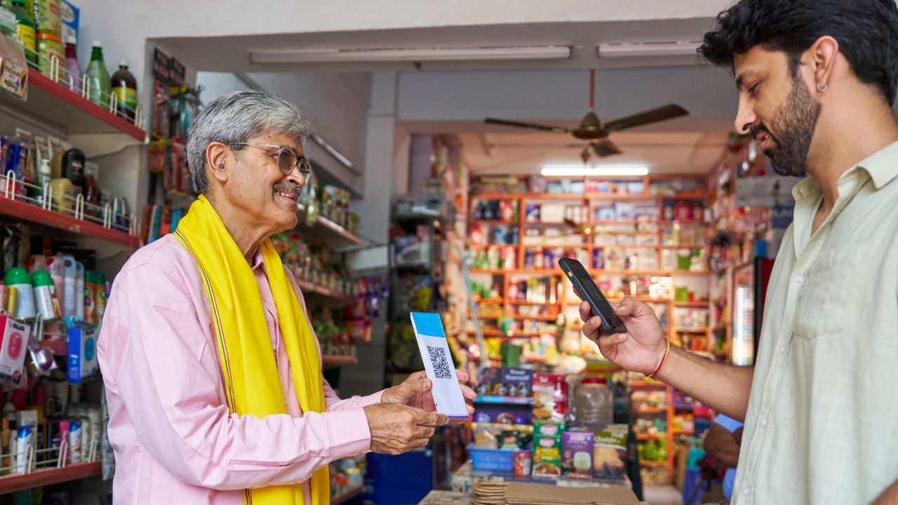 પેમેન્ટ પ્રક્રિયા વધુ ઝડપથી થશે, હવે ટ્રાન્ઝેક્શન પૂર્ણ થવામાં ગણી ઓછીવાર લાગશે. UPI પ્લેટફોર્મ પર વપરાશકર્તાઓને વધુ યોગ્ય અને કાર્યક્ષમ સેવા મળશે.નવી ટેકનિકલ સુધારાઓના કારણે પેમેન્ટની સફળતા દર પણ વધારે શક્ય છે. (Credits: - Canva)