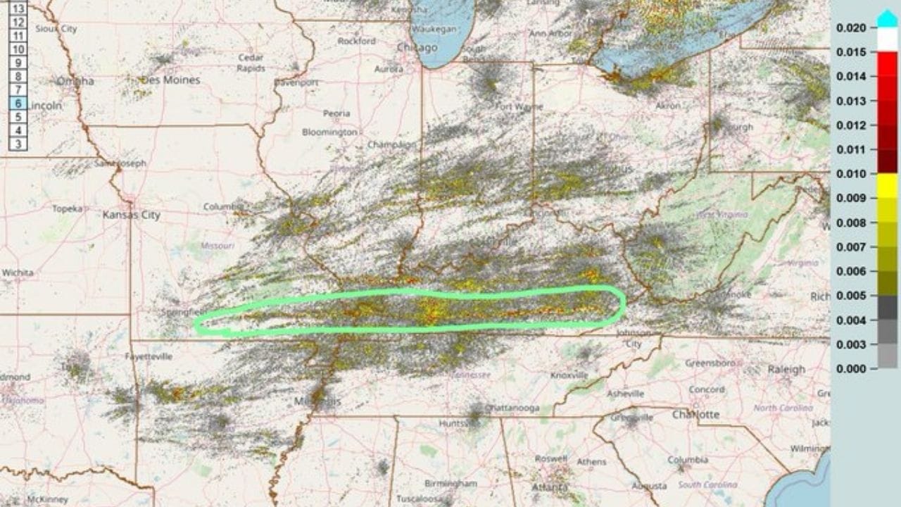 મેયરે વધુમાં જણાવ્યું કે, "આગામી દિવસોમાં આપણે ઘણું કામ કરવાનું છે. તેમાં કોઈ શંકા નથી, પરંતુ આજે રાત્રે આપણે જીવન બચાવવા અને લોકોને સુરક્ષિત રાખવા પર ધ્યાન કેન્દ્રિત કરીશું." યુએસ નેશનલ વેધર સર્વિસે જણાવ્યું હતું કે વાવાઝોડા પડોશી ઇલિનોઇસમાં પણ ત્રાટક્યા હતા, અને હવામાનની સ્થિતિ પૂર્વ તરફ એટલાન્ટિક કિનારા સુધી વધુ ગંભીર બની હતી. (All Image - Twitter)