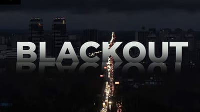 ગઈકાલે રાત્રે પાકિસ્તાનના કાયરતાપૂર્ણ કૃત્ય પછી, ભારતે યોગ્ય જવાબ આપ્યો છે. આ પછી, સરહદ પરના ઘણા વિસ્તારો લાંબા સમય સુધી સંપૂર્ણપણે બ્લેકઆઉટ થઈ ગયા છે. આવનારા દિવસોમાં ઘણી જગ્યાએ બ્લેકઆઉટનો આ સમયગાળો લાંબો સમય ટકી શકે છે. આવી સ્થિતિમાં, બ્લેકઆઉટ દરમિયાન કેટલાક ગેજેટ્સ છે, જેને તમારે સાથે રાખવા જરુરી બની જશે. તો ચાલો જાણીએ કયાએ ગેજેટ્સ છે જે તમને બ્લેકઆઉટ દરમિયા ઉપયોગી સાબિત થઈ શકે છે.