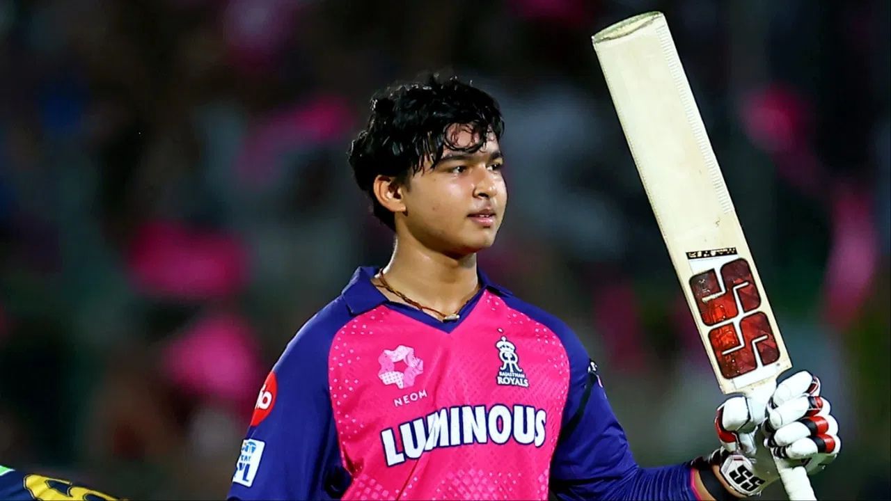 IPL 2025માં વૈભવ સૂર્યવંશીને એક મેચ રમવા માટે 7.5 લાખ રૂપિયા મળતા હતા. તો શું તેને ઈંગ્લેન્ડમાં અંડર 19 ટીમ માટે રમતી વખતે પણ એટલા જ પૈસા મળશે? આ સવાલનો જવાબ 'ના' છે. 