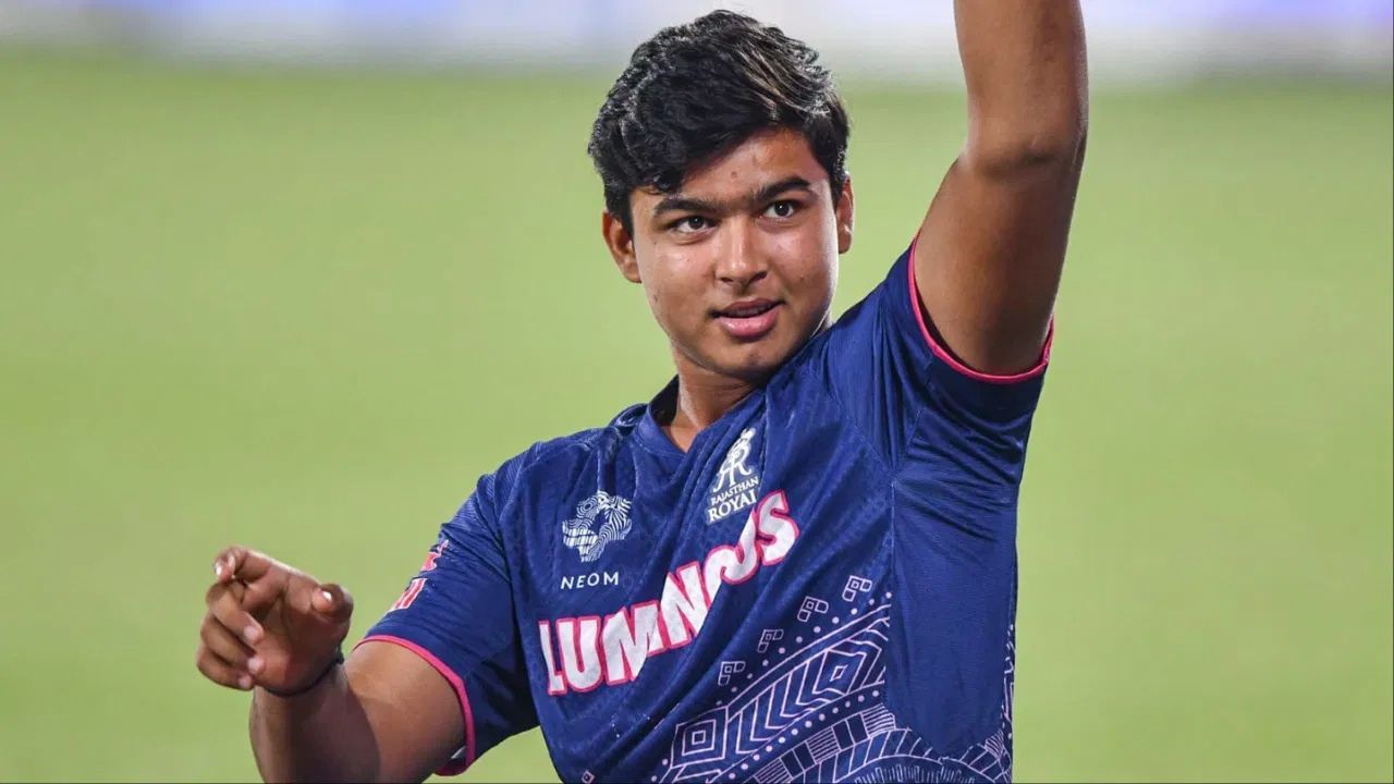વૈભવ સૂર્યવંશીએ IPL 2025માં 6 મેચમાં 219.10ના સ્ટ્રાઈક રેટથી 195 રન બનાવ્યા છે. કુલ 195 રનમાંથી તેણે ફક્ત છગ્ગા અને ચોગ્ગાની મદદથી 166 રન બનાવ્યા છે. મતલબ કે તેણે લગભગ 85% રન બાઉન્ડ્રીથી બનાવ્યા છે. આ આંકડા તેની પાવર હિટિંગ અને નીડર શૈલીને દર્શાવે છે.