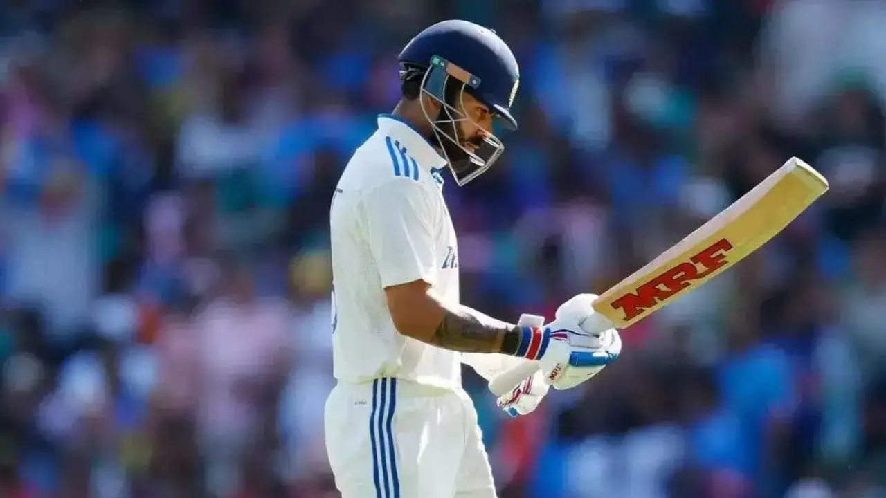 વિરાટ કોહલીએ 20 જૂન 2011 ના રોજ વેસ્ટ ઇન્ડીઝ સામે ટેસ્ટ ડેબ્યૂ કર્યું હતું. તે જ સમયે, તેણે બોર્ડર-ગાવસ્કર ટ્રોફી 2024-25 માં તેની છેલ્લી મેચ રમી, જે 3 જાન્યુઆરી 2025 થી સિડનીમાં રમાઈ હતી. વિરાટ કોહલીએ 123 ટેસ્ટ મેચની 210 ઇનિંગ્સમાં કુલ 9230 રન બનાવ્યા. જેમાં કુલ 30 સદી અને 31 અડધી સદીનો સમાવેશ થાય છે, જેમાં સાત બેવડી સદીનો સમાવેશ થાય છે. તેમની સરેરાશ 46.85 રહી છે, જ્યારે તેમનો સ્ટ્રાઇક રેટ ૫૫.૫૮ રહ્યો છે. તે આ ફોર્મેટમાં 13 વાર અણનમ રહ્યો. તેણે પોતાની ટેસ્ટ કારકિર્દીમાં 1027 ચોગ્ગા અને 30 છગ્ગા ફટકાર્યા.