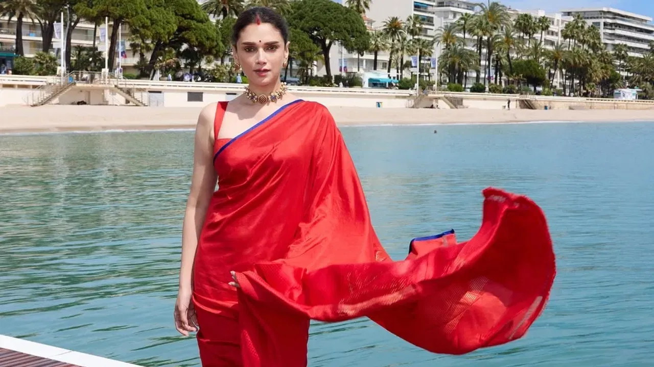 હકીકતમાં, 22 મેના રોજ પાકિસ્તાની આતંકવાદીઓએ જમ્મુ અને કાશ્મીરના પહેલગામમાં 26 નિર્દોષ લોકોની હત્યા કરી હતી. ઘણી મહિલાઓના માળામાંથી સિંદૂરનો નાશ કરવામાં આવ્યો હતો. 7 મેના રોજ, ભારતીય સશસ્ત્ર દળોએ ઓપરેશન સિંદૂર ચલાવ્યું હતું અને પાકિસ્તાનમાં 9 આતંકવાદી ઠેકાણાઓનો નાશ કર્યો હતો.